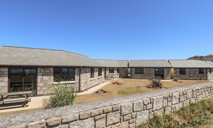 Longrock House | SAIL BOATS, pet friendly, country holiday cottage in Marazion