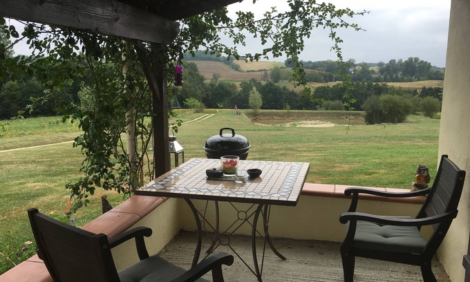 Saint-Pastour House | Saint Pastour a home with a view & hot tub