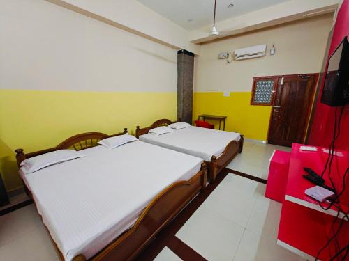 Vellore Hotel | SAlBALA LODGE - AC ROOMS WITH COOKING FACILITIES Near CMC