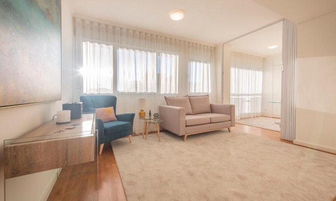 Sao Jorge de Arroios Apartment | Saldanha Executive Apartment by The Portuguese Butler