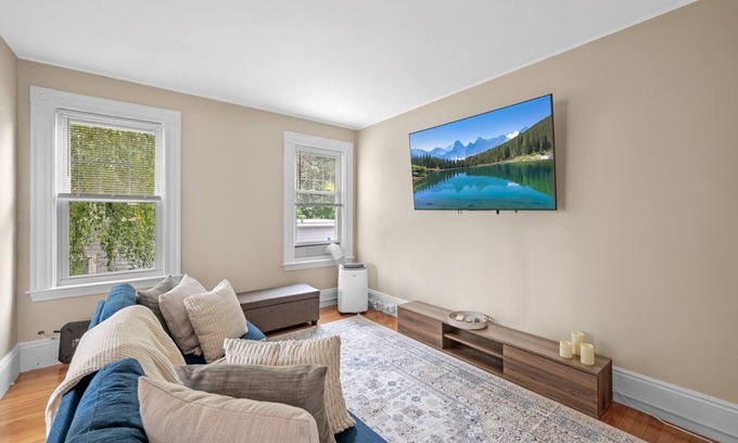 Salem Apartment | Salem 3BDR w/ Gameroom+Balcony+Parking