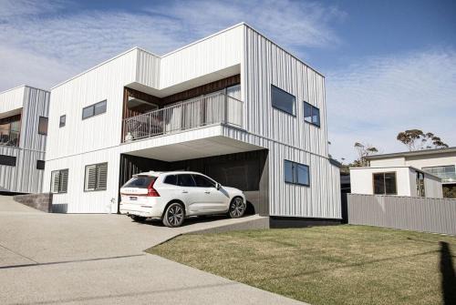 Bicheno House | SALT #1 - Front Unit