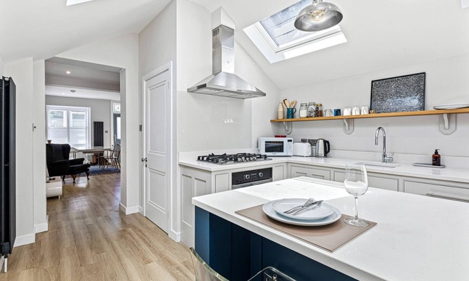 Henley House | Salt House - From 150 Per Night