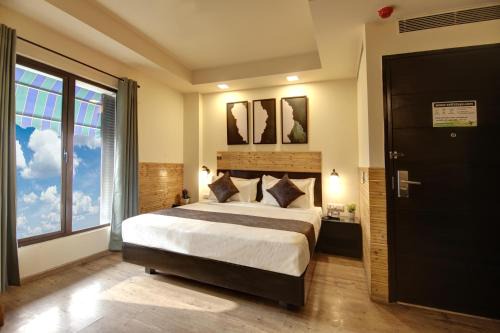 Okhla Hotel | Saltstayz Select - Nehru Place & New Friends Colony