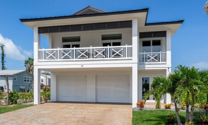 Fort Myers Beach House | Saltwater Fantasea 450