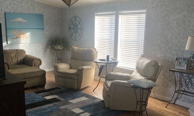 Shallotte House | Salty Dawg Beach House at Ocean Isle