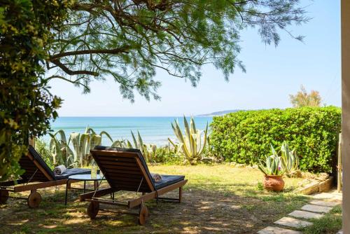 Katakolo Villa | Salty Noses Beach House Paradise Perfect for Families