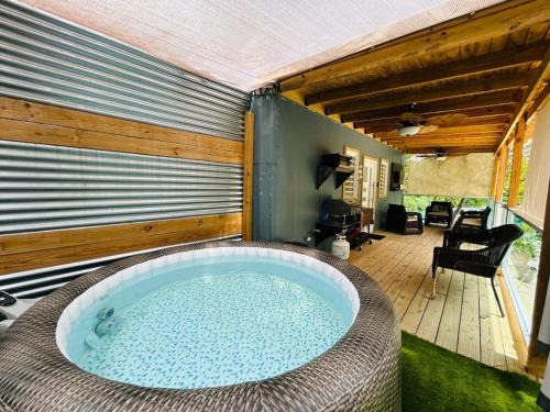 Barrero Apartment | Salty Wagon Studio - 4 min from Almendros Beach