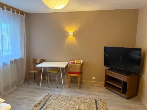 Leuk Apartment | Salute Studio