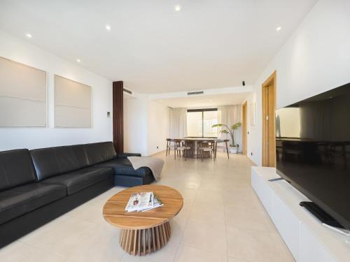 Marbella Apartment | Samara Resort Gym Spa Jacuzzi Pools Marbella
