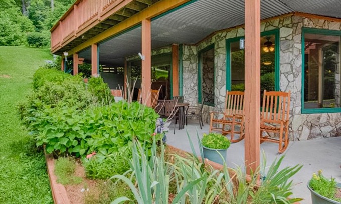 Lake Junaluska House | Samuel Court Cabin