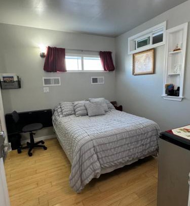 Outer Mission Apartment | San Francisco Private Room and Bathroom - Free Street Parking