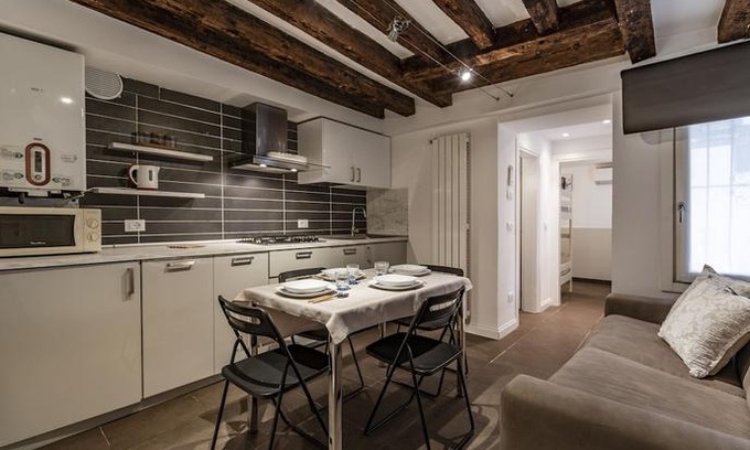Santa Croce Apartment | San Giacomo