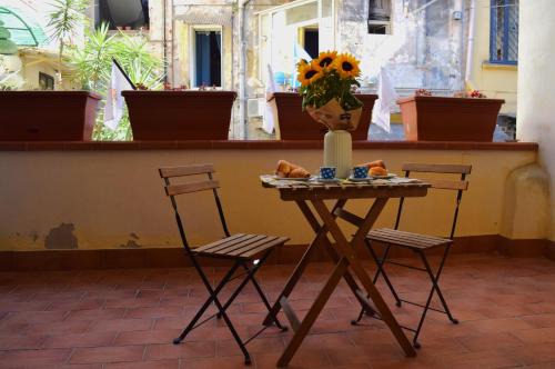 Naples City Centre Apartment | San Gregorio Apartment