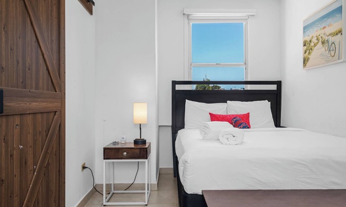 Punta Las Marias Apartment | San Juan Luxury 2-BR Rental Near Ocean Park Sand