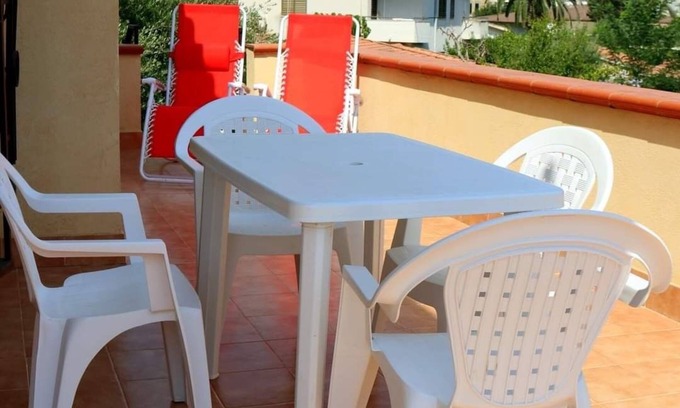 San Leone House | San Leone holiday home a stone's throw from the sea