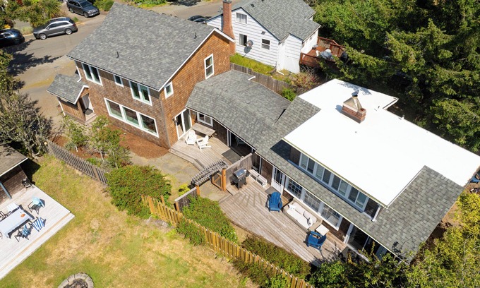 Manzanita House | Sanctuary in the Shire MCA#50080-2 homes for Family Reunion, BBQ, Dogs Ok.