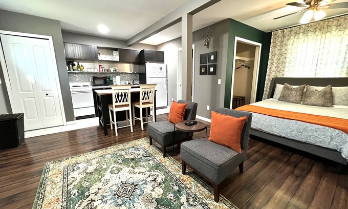 Ferndale Apartment | Sanctuary Studio - Pets Welcome!