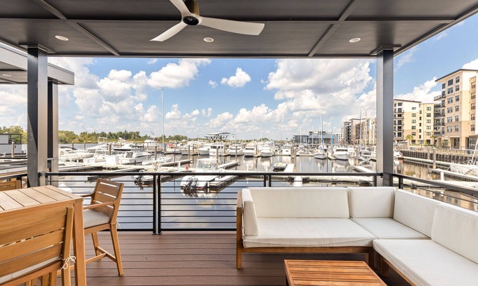 River District Apartment | Sanctuary @ The Cove Riverwalk Villas