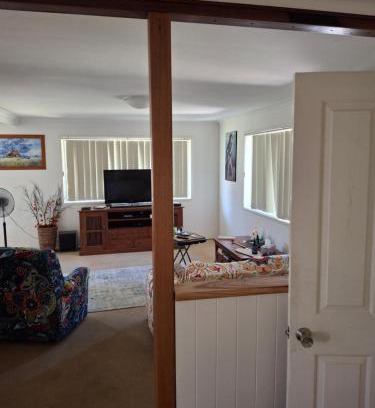 New Auckland House | Sandi's Home 2 Bedrooms