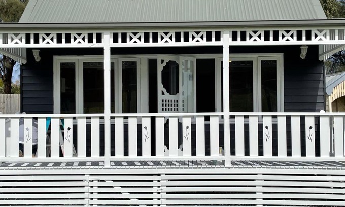 Port Fairy Villa | Sandpiper - charming beach villa