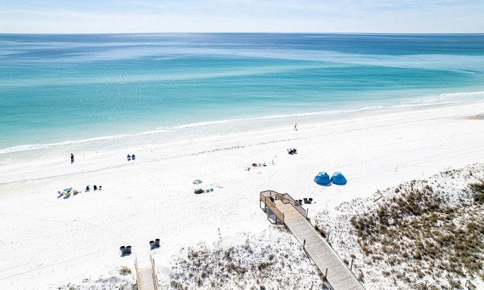 Holiday Isle Condo | Sandpiper Cove 8113 Studio Bedroom Condo by RedAwning