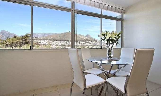 Mouille Point Hotel | Sandringham IV