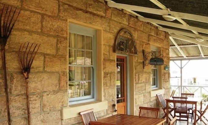 Fouriesburg Bed & Breakfast | Sandstone Chameleon Guesthouse Fouriesburg