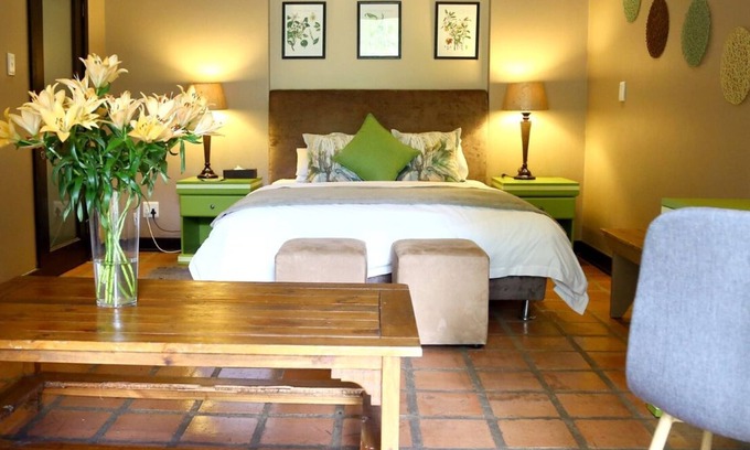 Greater Johannesburg Metropolitan Area Hotel | Sandton Lodge Rivonia
