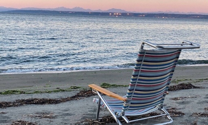 Kingston Cottage | Sandy Beach, No Bank, Ocean Front Cottage