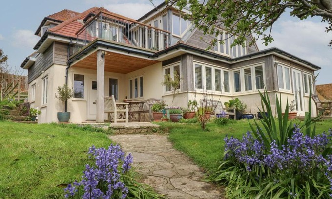 West Bay House | Sandy Combe