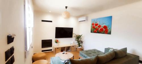 Neo Kalamaki House | Sandy Ridge