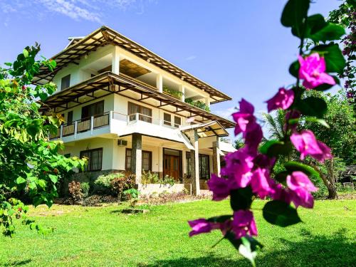 Puerto Princesa Bed & Breakfast | Sandybridge Eco Farm at Relly's Restaurant