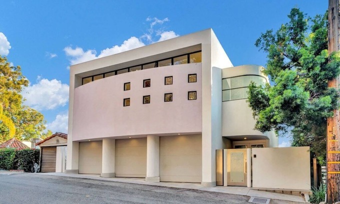 Santa Monica Canyon House | Santa Monica Canyon Views Balconies Walk 2 Beach Home Theater