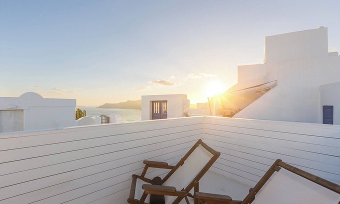 Oia House | Santorini Sun Villa One in Oia | Private Hot tub