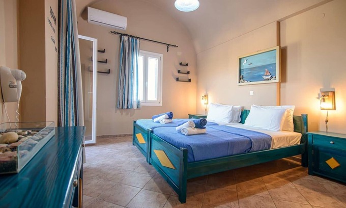 Megalochori Apartment | Santorious Quiet Apartment