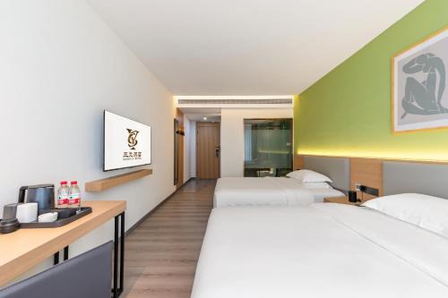 Jeifangbei Central Business District Hotel | Sanyuan Hotel -Chongqing Monument to the people's Liberation Pedestrian Street Center Store