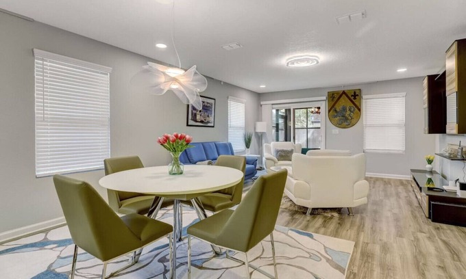 Murray Hill House | Sapphire Echo for 6 (Close for Downtown)