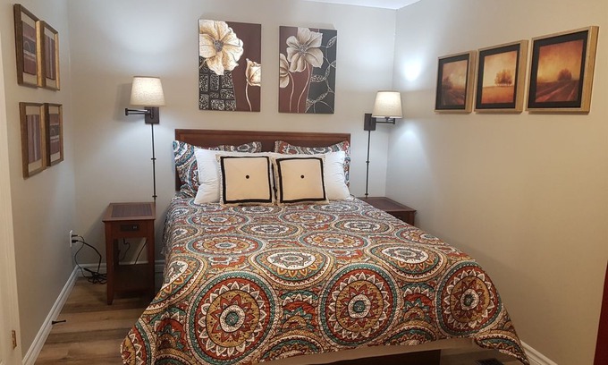 Sarnia House | Sarnia Hidden Gem - 3 BR/2 BA by College/Hwy/Arena