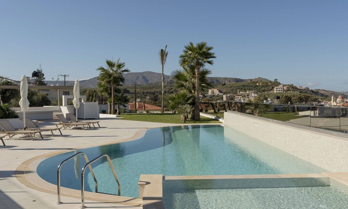 Kalyves Apartment | Sarpidon, AmphiMatrion Luxe SV apt, private hot tub & shared pool, 650m to beach