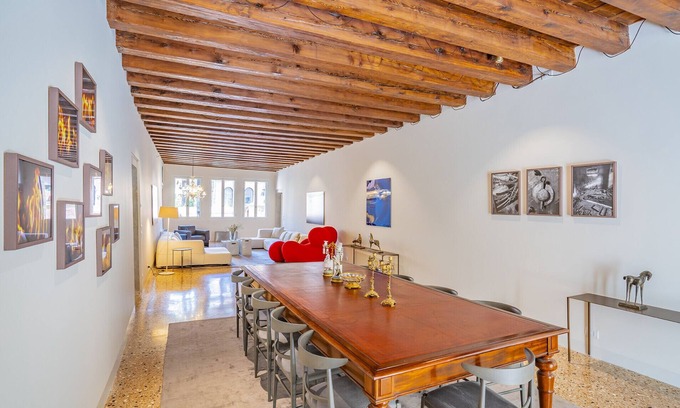 Cannaregio Apartment | Sartor Apartment with Canal View and Private Court