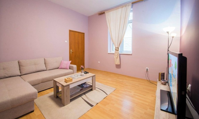 Zeleni Venac Apartment | Sasa House