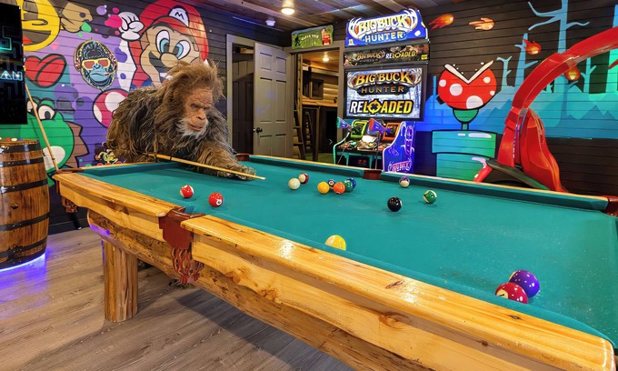 Sevierville Cabin | Sasquatch Encounter: Theater, Firepit, Arcade, Hot Tub, Close 2 Dollywood