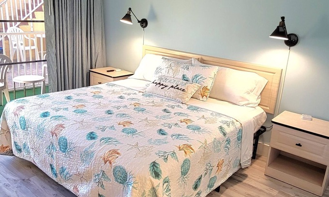 Treasure Island Hotel | Satellite Motel - Anchors Away 102