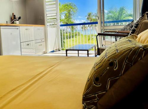 Pointe de la verdure Apartment | Savane 82 - Vue mer - Accès plage