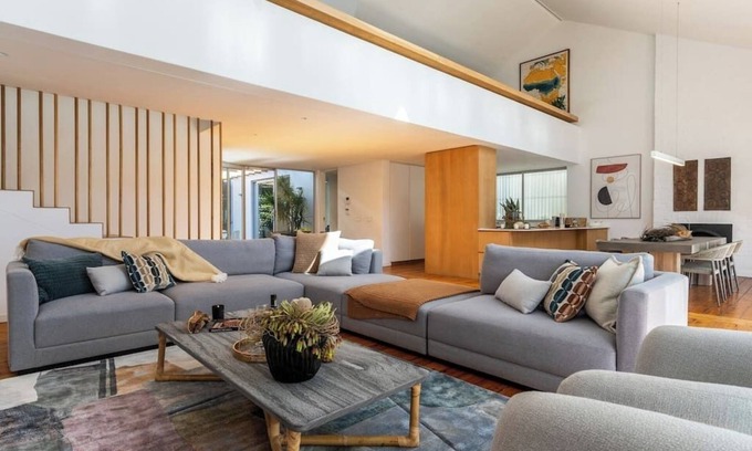 Sea Point House | Savanna House - Spacious home. Three minutes walk to the beach
