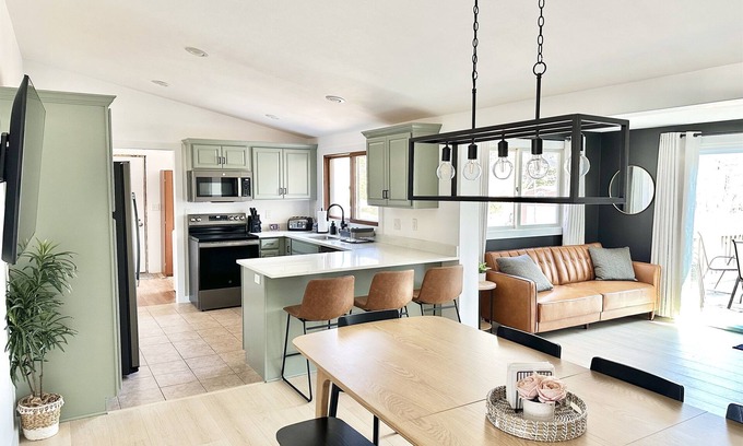 Fish Creek House | Save 10% on Weeknight Stays - Fish Creek - Trails + Fire Pit + Sleeps 10
