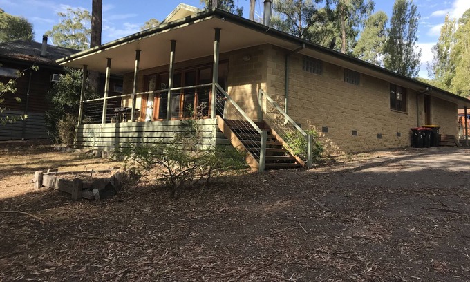 Sawmill Settlement House | Sawmill Retreat - Only 5 minutes drive to the entry gates of Mt Buller