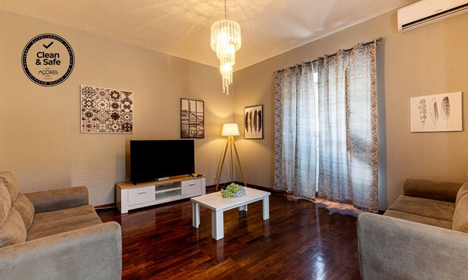 Faial Da Terra House | SBMP-1 Fisherman's House