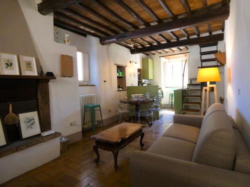 Amelia Apartment | Scappo in Umbria, L'affaccio